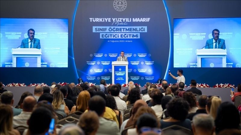 Milli Eğitim Bakanı Yusuf Tekin, yeni eğitim öğretim yılının ilk haftasını ormanları korumaya yönelik etkinliklere ayıracaklarını duyurdu.