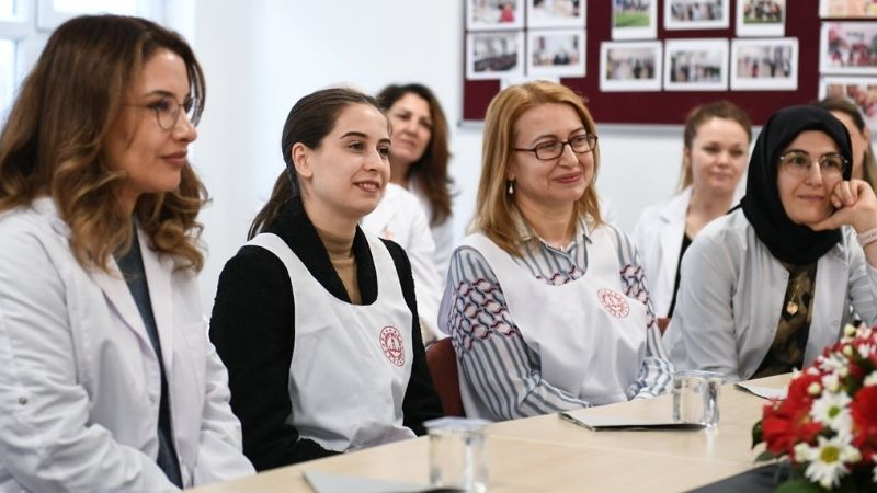 Millî Eğitim Bakanlığı, aile birliği, sağlık, can güvenliği ve engellilik gibi mazeretleri bulunan öğretmenlerin iller arası yer değişikliği başvurularını tamamladı.