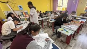 Engelli Öğretmen Muhammer Alkan, Azmiyle Öğrencilerine İlham Oluyor