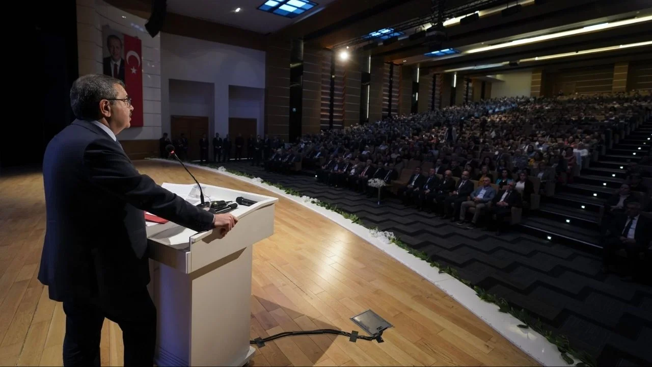 Milli Eğitim Akademisi'nde Bakan Yusuf Tekin'den Eğitim Yöneticilerine İlk Ders!
